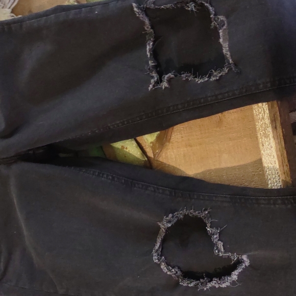 Free People NWT  busted knees skinny  leg jeans in Washed Black - Picture 9 of 10